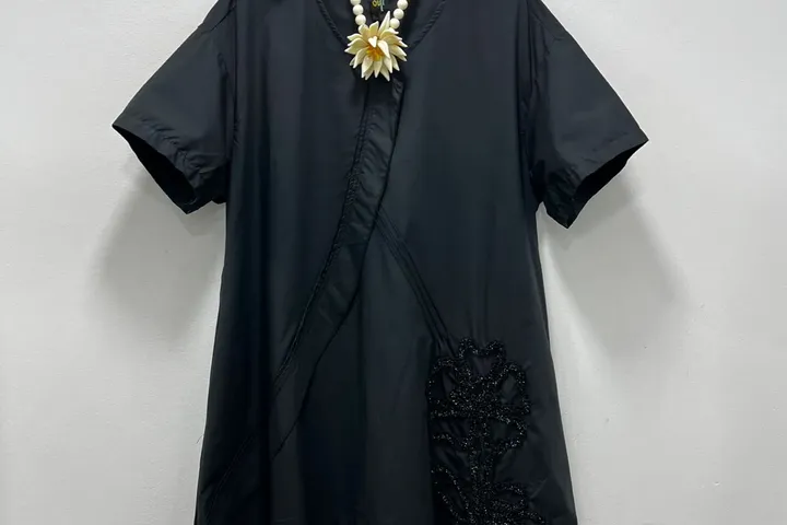 Vestido estampación flor bordada FLY (116 pecho, 154 cadera)