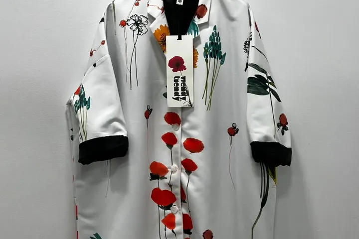 Abrigo ligero fantasia WENDY TRENDY blanca (154 pecho, 158 cadera)