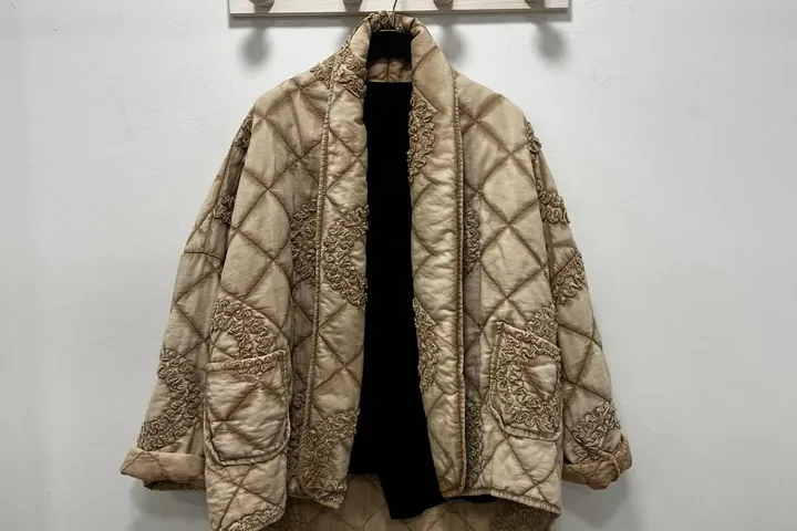 Chaqueta guateada algodón bordado (154 pecho, 162 cadera)